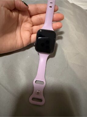 Apple Watch SE 44 mm  with Silicone Band